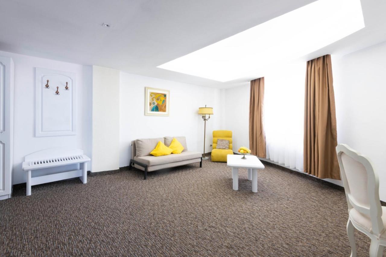 Hotel Randy Constanţa Esterno foto