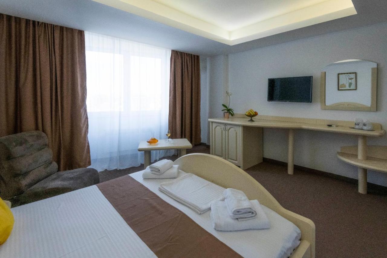 Hotel Randy Constanţa Esterno foto