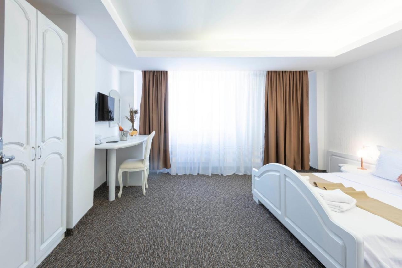 Hotel Randy Constanţa Esterno foto