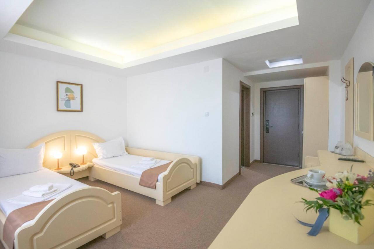 Hotel Randy Constanţa Esterno foto