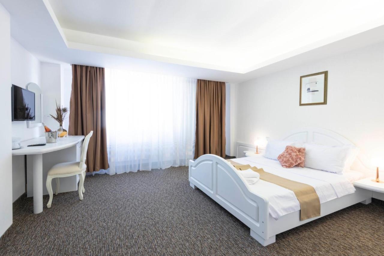 Hotel Randy Constanţa Esterno foto