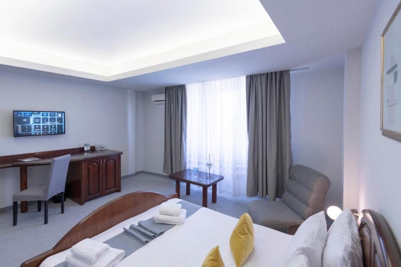 Hotel Randy Constanţa Esterno foto