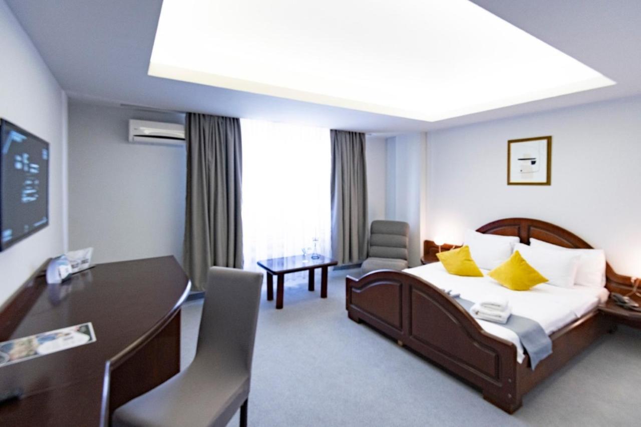 Hotel Randy Constanţa Esterno foto