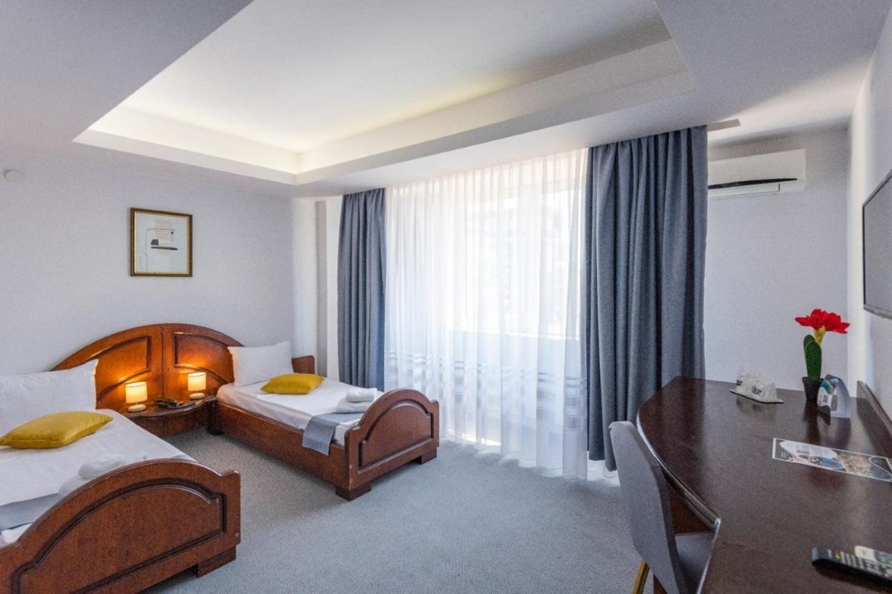 Hotel Randy Constanţa Esterno foto