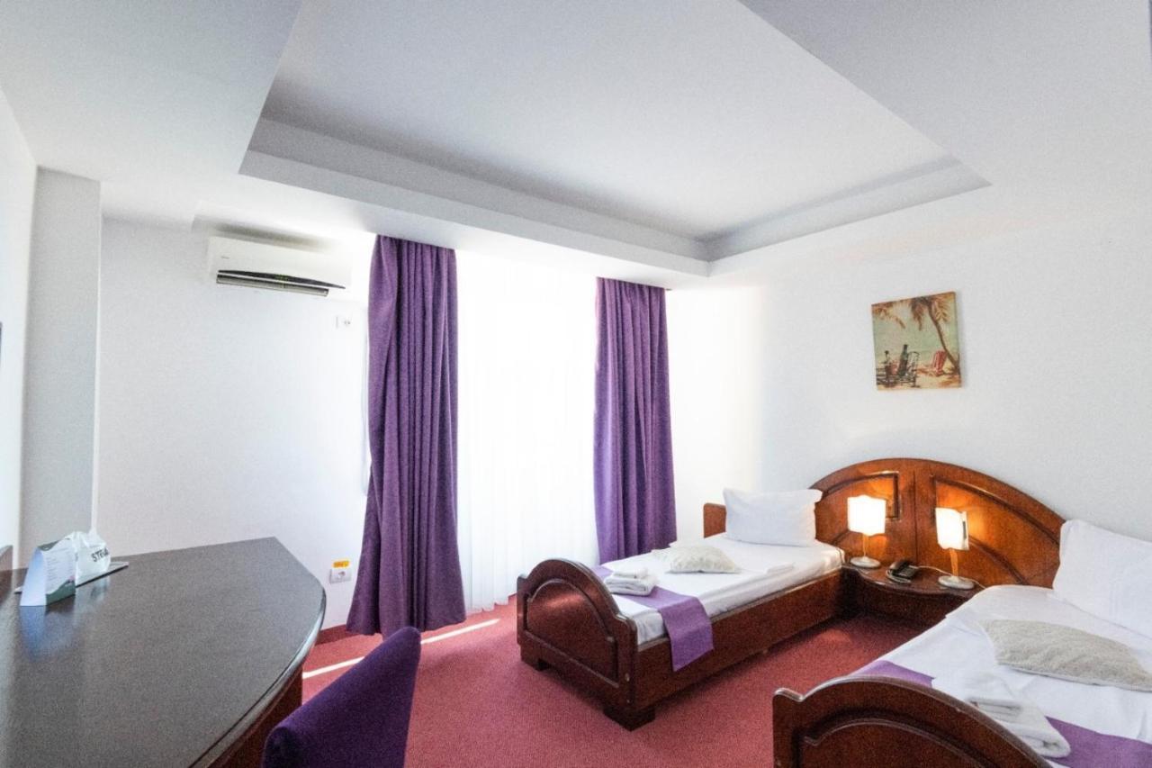 Hotel Randy Constanţa Esterno foto